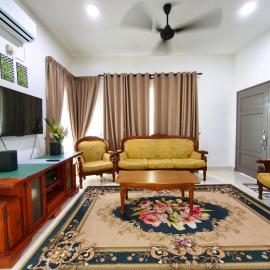 Ana Homestay Moslim only 4 airconds Wi-Fi