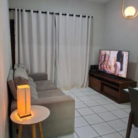Apartamento térreo com 2 quartos e jardim