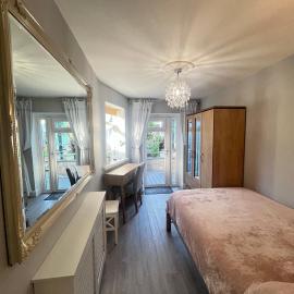 Cozy+elegant Studio@ West London
