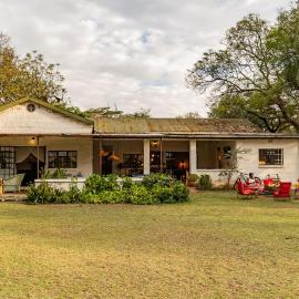 Sanctuary Farm House 5-Bedroom Lodge in Wildlife