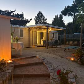 Le Petit Coin de Paradis - Centre-Ville - Plage, hotel en La Tranche-sur-Mer