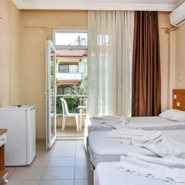 Özden Pansiyon, hotel em Burhaniye