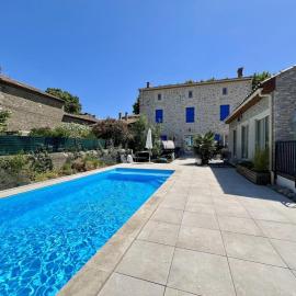 Sous les toits: Canet d'Aude şehrinde bir otel