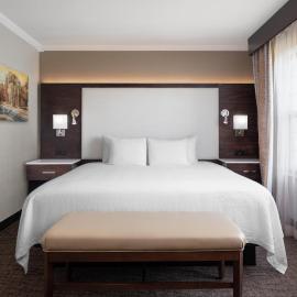 Best Western Premier Bridgewood Hotel Resort, hotel di Neenah