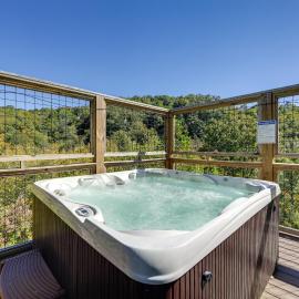 Cobbly Nob Resort Cabin w/ Mtn-View Deck & Hot Tub