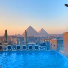 Pyramid Front Hotel