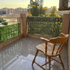Private bedroom with shared bathrooms at Now Cairo, hotel in New cairo