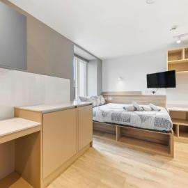Accessible Student Only Studio In Central Leeds, hotel in Elland