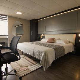 Hotel Italia Cuenca - Tranvia Centro & Aeropuerto, hotel v destinácii Cuenca