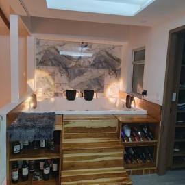 Penthouse with Jacuzzi in Guarne – hotel w mieście Guarne