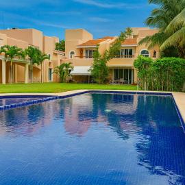 Spacious Family Home with Pool & Beach Access