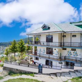 Young Monk Hostel Dharamkot,Mcloadganj, hotel in McLeod Ganj