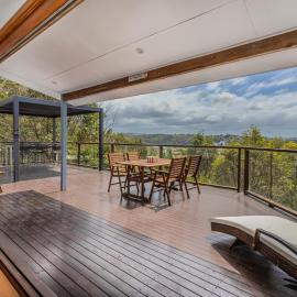 Hillcrest Retreat with River Views