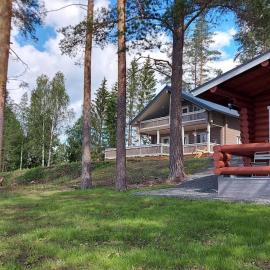 Log cottage by the lake, hotel a Kuopio