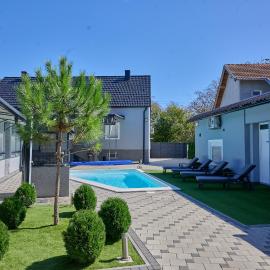 Oaza Mira LAZE, Hotel in Nova Gradiška