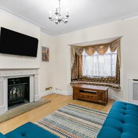 Spacious charming house near Heathrow