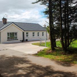 Creggan Deveskey Homestead Joe McGarrity past residence-NEW HOT TUB AT PROPERTY, hótel í Carrickmore