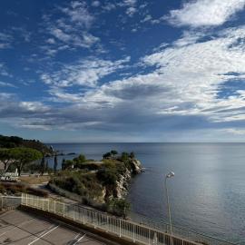 BANYULS-SUR-MER : Appartement T3 climatisé, proche plage - FR-1-309-281, hotel in Banyuls-sur-Mer