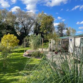 Blue Grass Ranch - MobilHome YUCCA & JACUZZI, готель у місті Bischoffsheim