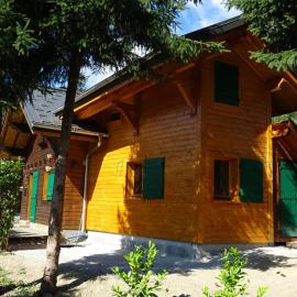 Chalet rénové Les Gets 8 pers, central, 150m commerces, 350m pistes, terrasse sud, parking privé