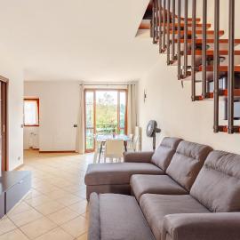 Lago di Monate Apartment, hotel v destinaci Osmate Lentate