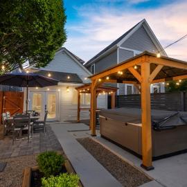 Zen Escape - Hot Tub, Sauna, Outdoor TV, Fire Pit