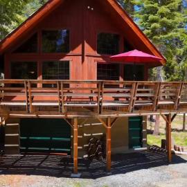 Little Bear Lodge, Located in Ponderosa California, hotel in Springville