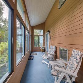 Charming Retreat w/ Deck ~ 4 Mi From Casco Bay!, hotel a Orrs Island