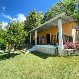 Casa Cahuí, hotel a El Remate