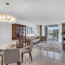 Waterview Luxury 2-Bedroom Condo Sunny Isles Beach, hotel in Sunny Isles Beach