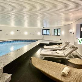 Luxus Ferienhaus Villa EMG München in Moosburg mit Pool, SPA, Kamin, Wald, See für Familien Gruppen bis 24 Personen