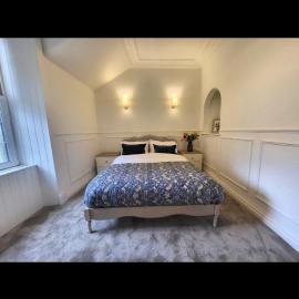 Kirkgate 2 bed - Coorie Doon Stays、アーヴィンのホテル