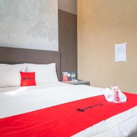 RedDoorz near Wisata Paribendo Lawang, hotel v destinácii Lawang
