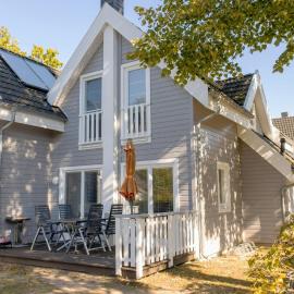 Ferienhaus Rügentraum Sauna - Kamin - Wlan - Top Lage - bis 6 Personen – hotel w mieście Glowe