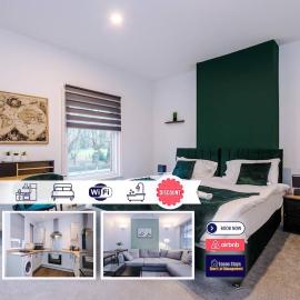 4 Bedroom House in Walkden with Free Parking, by Short Term Digs Short Lets & Serviced Accommodation, hotel in Worsley