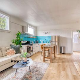 Stay Portland - The Garden Bungalow on Broadway - 94 WalkScore, hotel u gradu Portland
