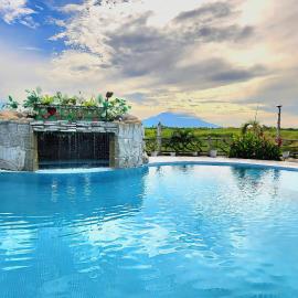 CELEBRATE AT OASIS RESORT I EVENT VENUE I STAYCATION I OVERNIGHT near Naga City CS, hotel en Alianza