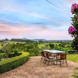 Olive Grove - Pet Friendly with Fireplace
