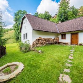 Country House Fort Lacnov, khách sạn ở Lipovce