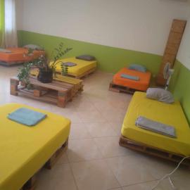 Meeting Point Hostels-Tarrafal Center, also in Praia & Fogo-NO CASH ACCEPTED, hotel em Tarrafal