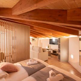 ALAIA ROOMS, Apartamentos Turísticos 0002, hotell i Logroño