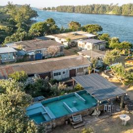 The Prawn Hatchery Pty Ltd on Amatikulu, hotel en Dokodweni