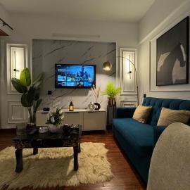 Luxury studio in Dha phase 6: Karaçi şehrinde bir otel