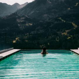 La Roccia Wellness Hotel，卡瓦萊塞的飯店