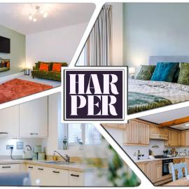 4-BR Home in Chester Sleeps 8 with Free Parking for Long and Short Stays, hotelli kohteessa Christleton