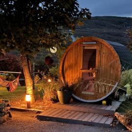 Shantalla West Cork Farmhouse with Hot Tub & Sauna, hotel u gradu 'Bantry'
