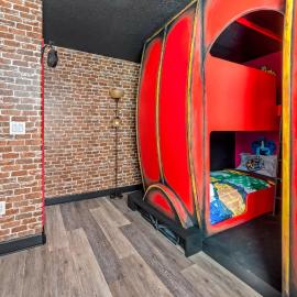 Heated Pool + Waterpark+ Game Room + Lazy River, hotel in Davenport