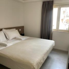 El Concept Room, hotel v mestu Brolo