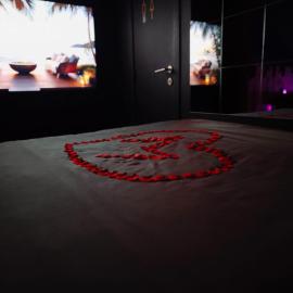 Charleroi में, होटल Suite love Jacuzzi