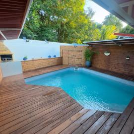 Les Abymes में, होटल Villa JOLIS 4 chambres avec piscine clim wifi classée de tourisme 4 étoiles en Guadeloupe